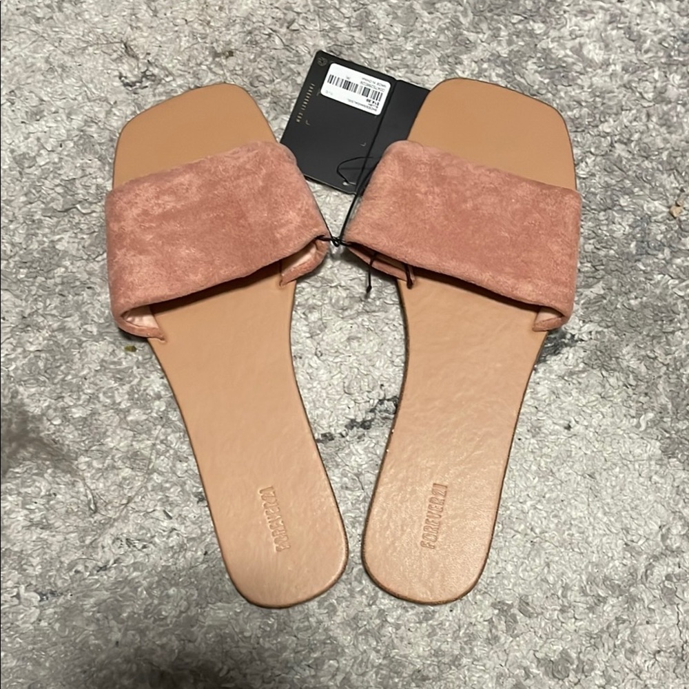 Tan / mauve Slide Sandals